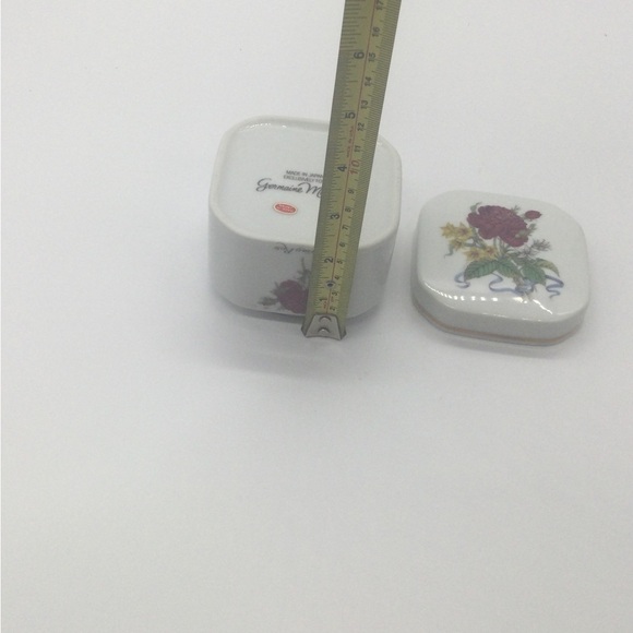 Vintage floral rose porcelain vanity jar trinket box Japan Bulgarian powder - Picture 5 of 11